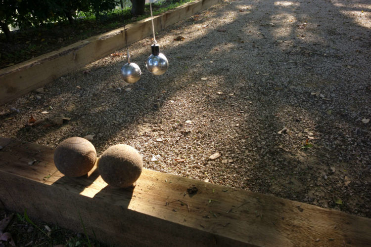 Le boulodrome ombragé du Mas du Chanoine